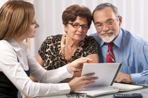 sales-person-with-couple-small-for-store